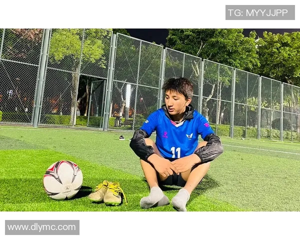 瑞典足球明星米卡夫的辉煌历程与对足球的热爱之旅