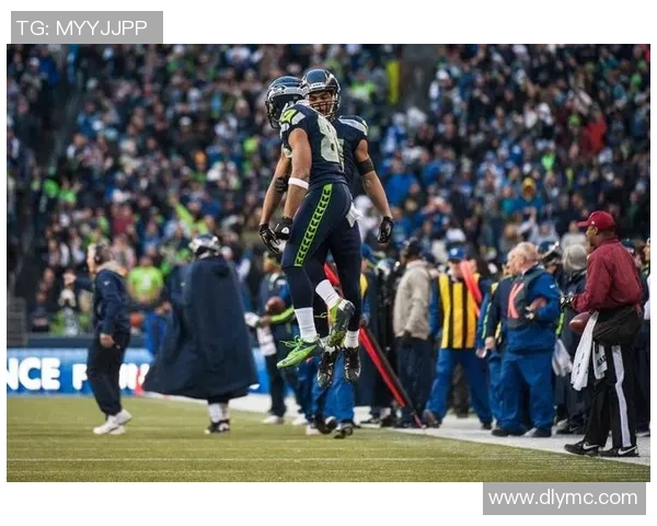 男孩足球明星玩偶高清图片展示让你领略运动魅力与童趣结合的完美瞬间